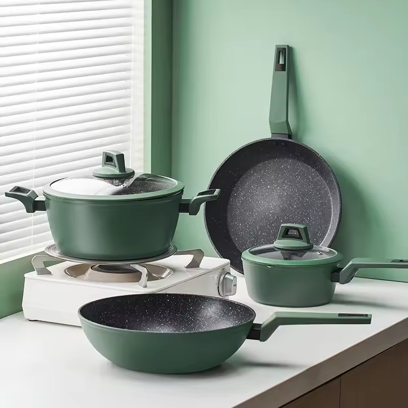 Set di pentole personalizzati set di padelle per pentole in alluminio e ceramica